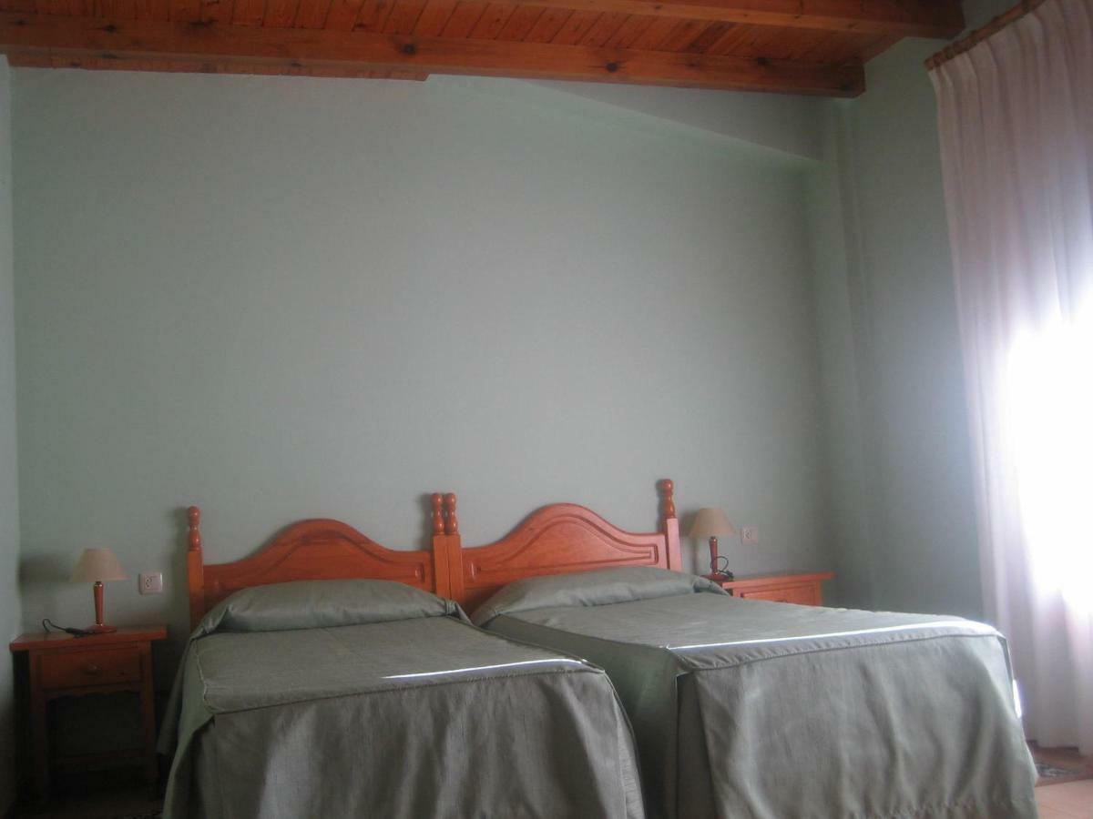 Hostal Cal Font Pla de Sant Tirs Exterior foto